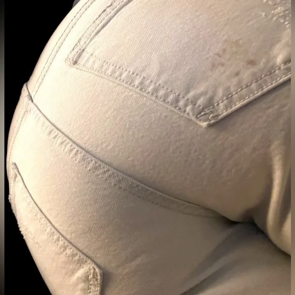 NWT Anthropologie, Pilcro mid rise boyfriend distressed jeans - Picture 8 of 9